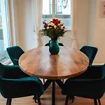 Global Living - Design Apartment I Central I Beamer I Kitchen I Terrace I Berlin