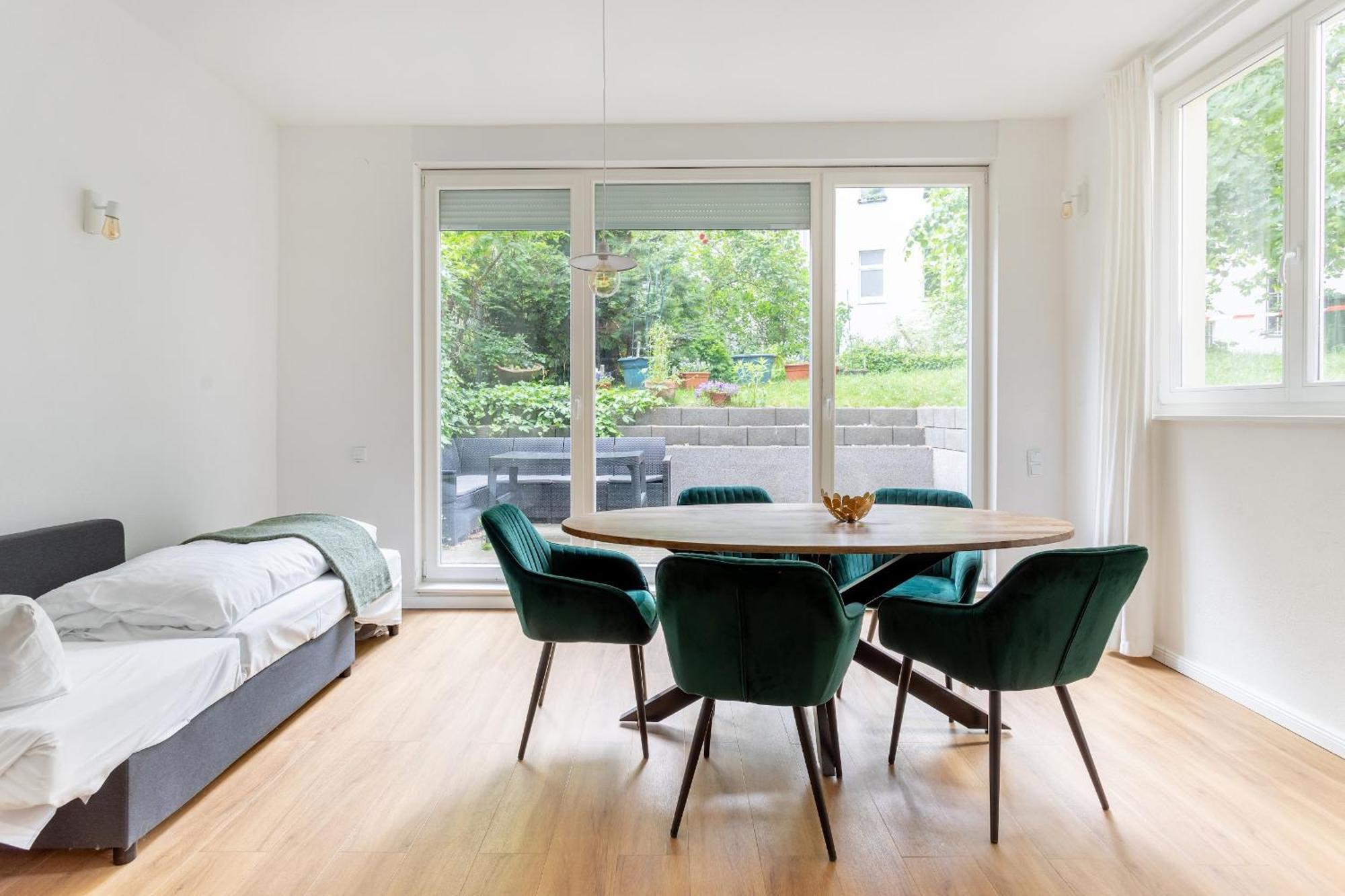 Global Living - Design I I Beamer I Kitchen I Terrace I Apartment