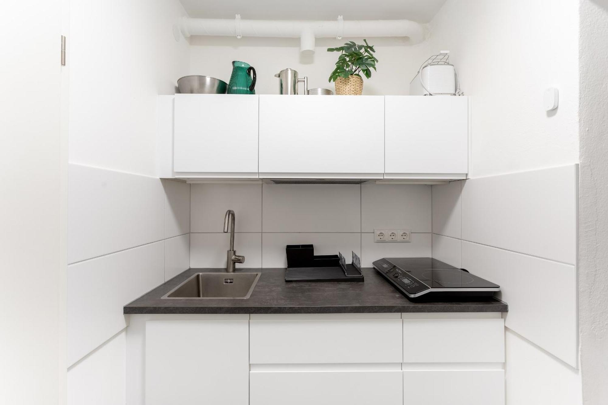 Global Living - Design I I Beamer I Kitchen I Terrace I Apartment Berlin